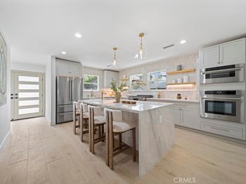 1676 W 24th