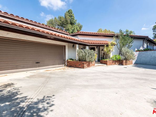 1458 Sutherland Street, Los Angeles CA 90026