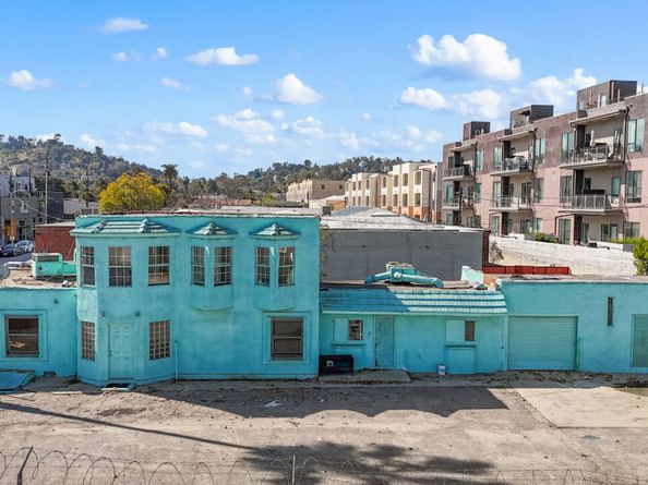 3051 N Coolidge Avenue, Los Angeles CA 90039