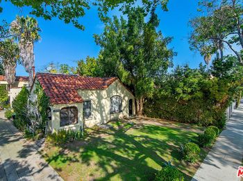 1015 N MARTEL Avenue