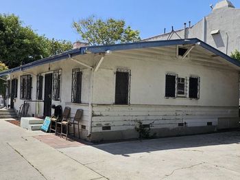 1243 N Beachwood Drive