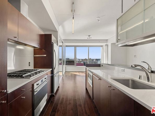 1155 S Grand Avenue 1103, Los Angeles CA 90015