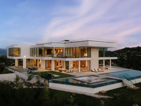 16187 Royal Oak Road, Encino CA 91436