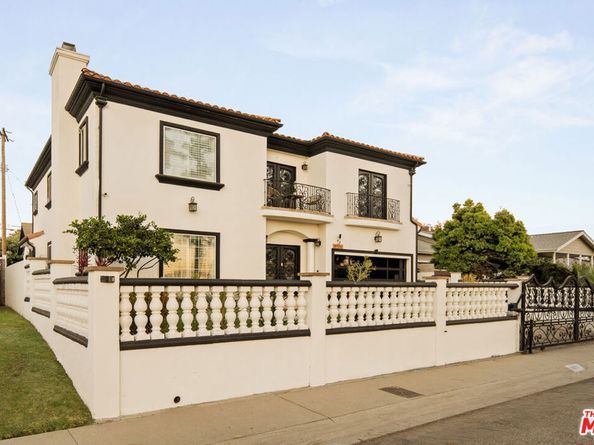 8906 Yorktown Avenue, Los Angeles CA 90045