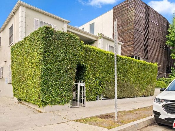 117 N Kings Road, Los Angeles CA 90048