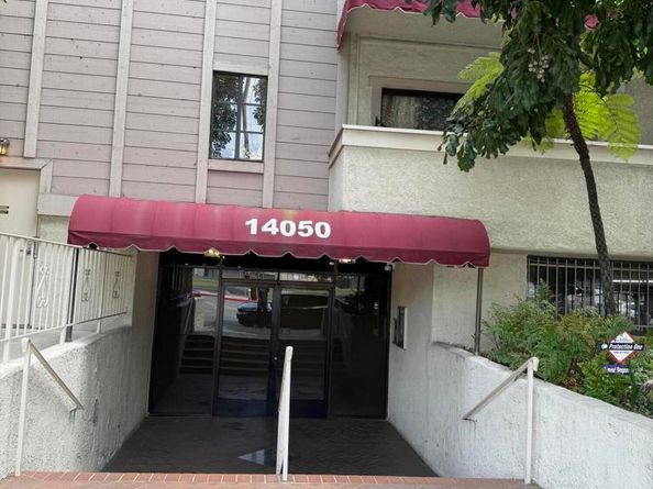 14050 Magnolia Boulevard 105, Sherman Oaks CA 91423