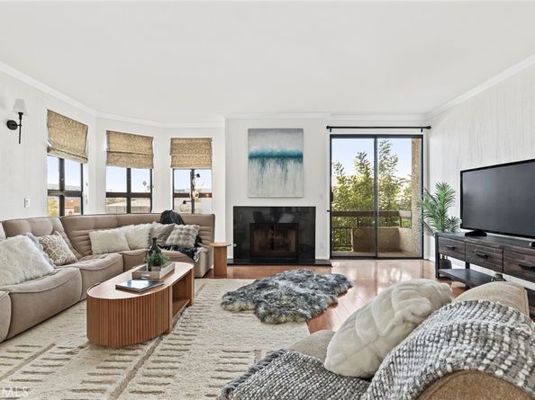 8642 Gregory Way 204, Los Angeles CA 90035