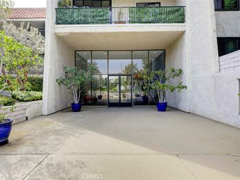 1401 Valley View