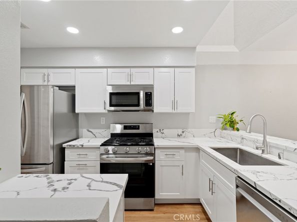 1054 Seco Street 205, Pasadena CA 91103