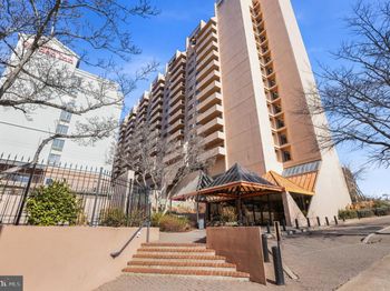 1301 N Courthouse Road N