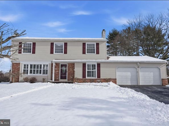 32 Lower Hilltop Road, Yardley PA 19067
