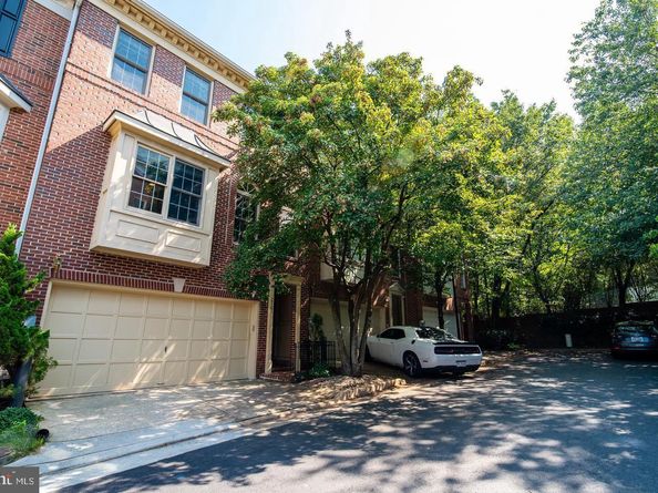 2505 Gadsby Place, Alexandria VA 22311