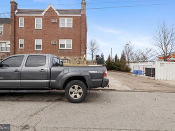 6136 Hawthorne Street