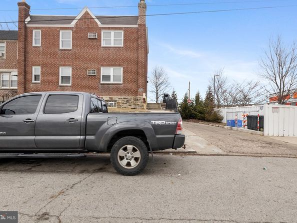 6136 Hawthorne Street, Philadelphia PA 19135