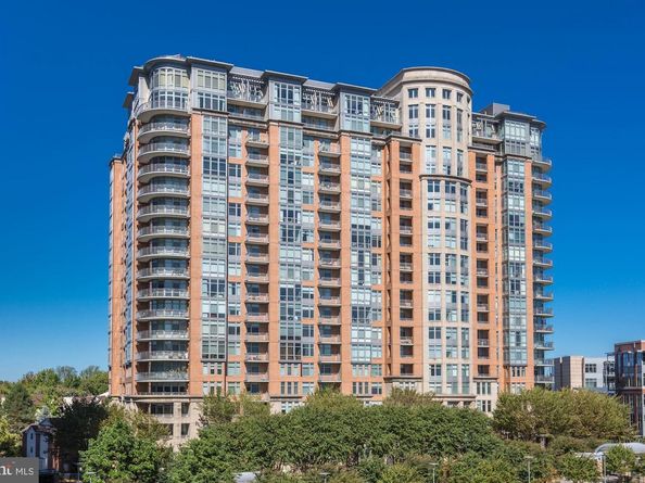 8220 Crestwood Heights Drive 418, Mclean VA 22102