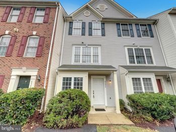 45458 Oak Trail Square