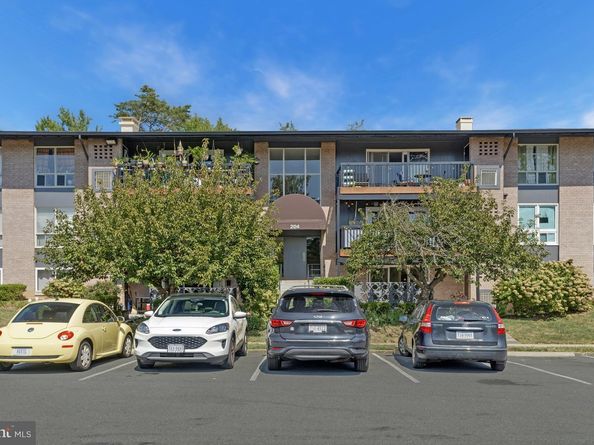 204 Park Terrace Court SE 25, Vienna VA 22180