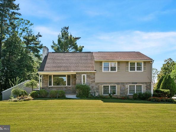 898 Crestline Drive, Blue Bell PA 19422