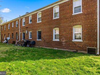 3317 15TH Street SE
