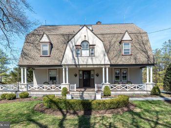 1633 Grasshopper Lane
