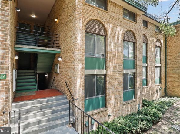 509 N Armistead Street 103, Alexandria VA 22312
