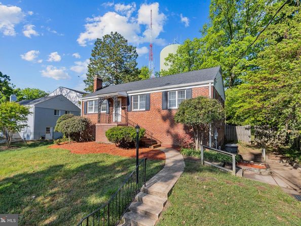 2520 Buckelew Drive, Falls Church VA 22046