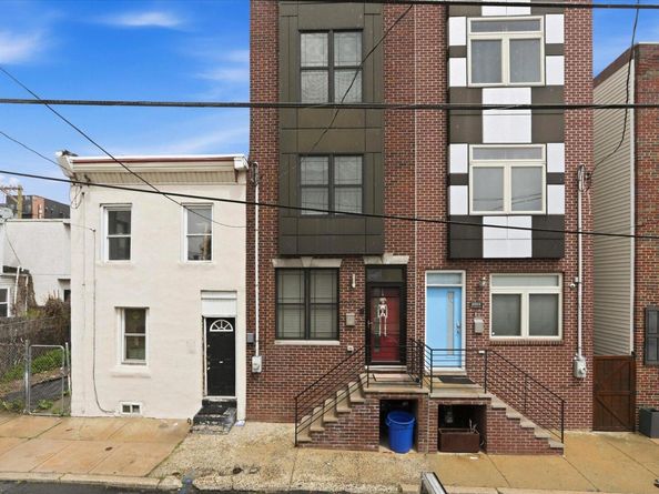 2207 E Oakdale, Philadelphia PA 19125