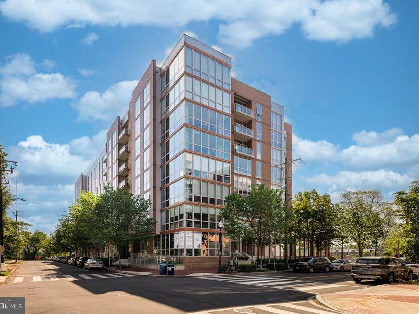 88 V Street SW 808, Washington DC 20024