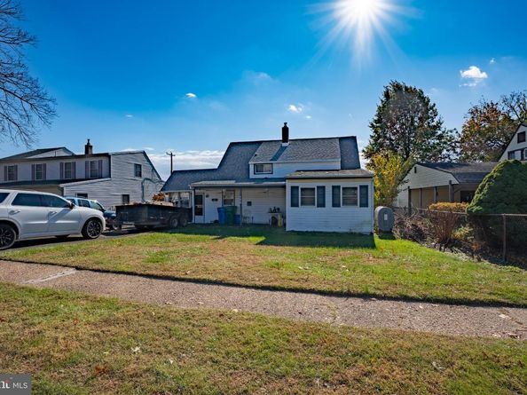 86 Wildflower, Levittown PA 19057