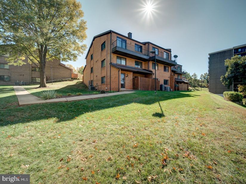 3459 Summit Court NE 3459, Washington DC 20018