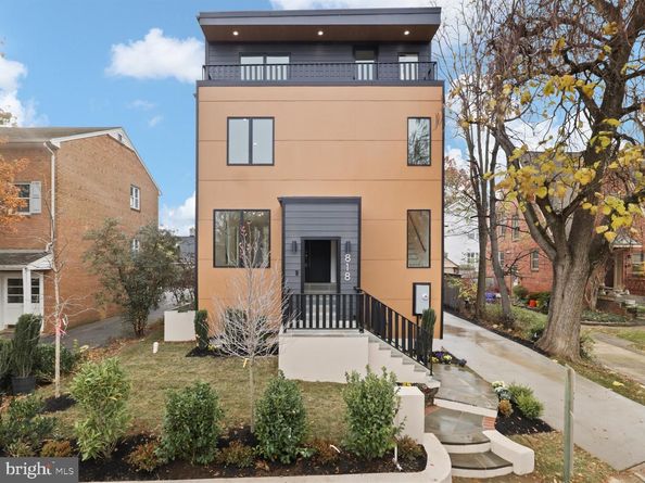 818 N Edgewood Street, Arlington VA 22201