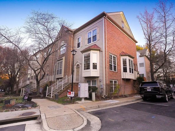 6012 Ricketts Walk, Alexandria VA 22312