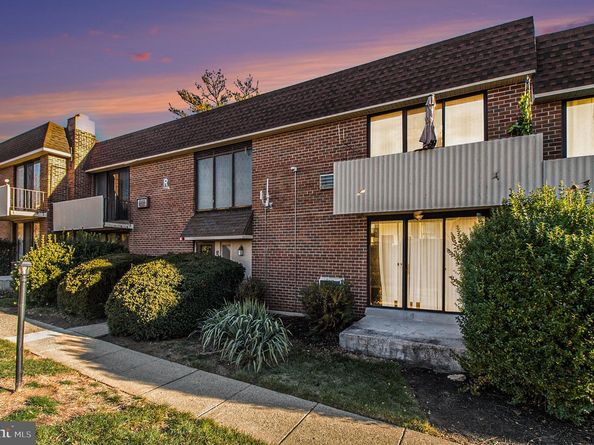 100 E Glenolden Avenue R9, Glenolden PA 19036