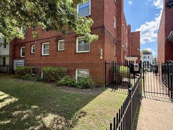 526 Kenyon Street NW
