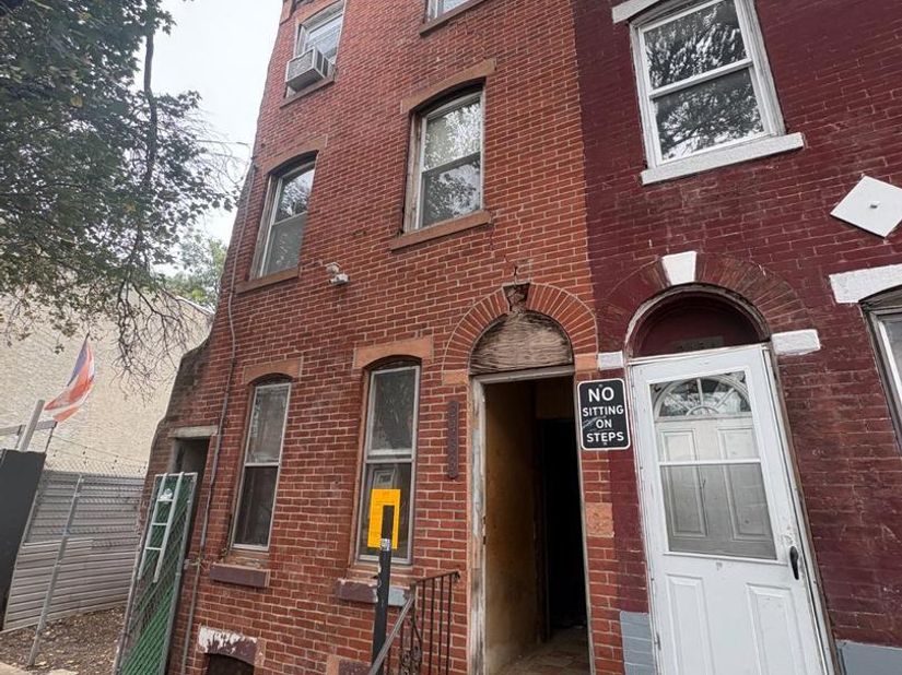 2433 N Lawrence Street, Philadelphia PA 19133