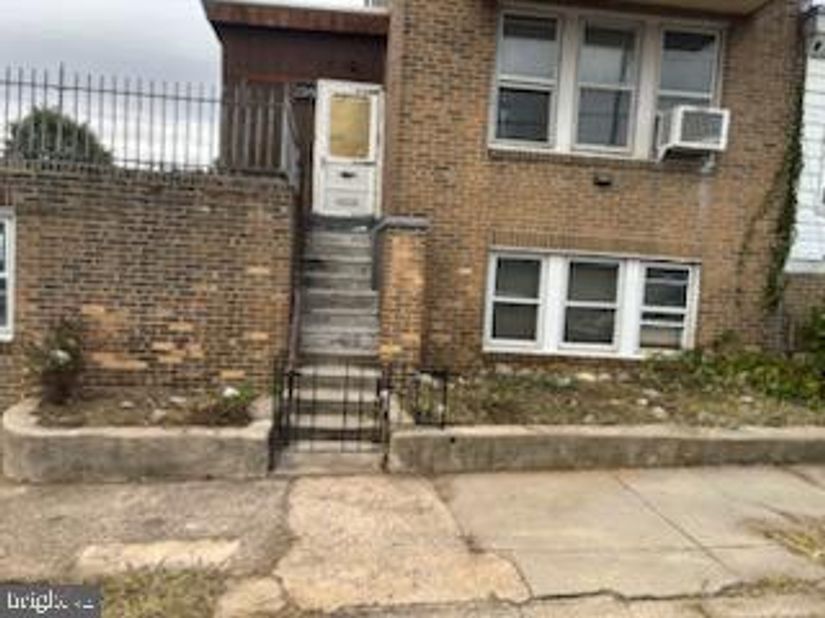 2715 W Westmoreland Street, Philadelphia PA 19129