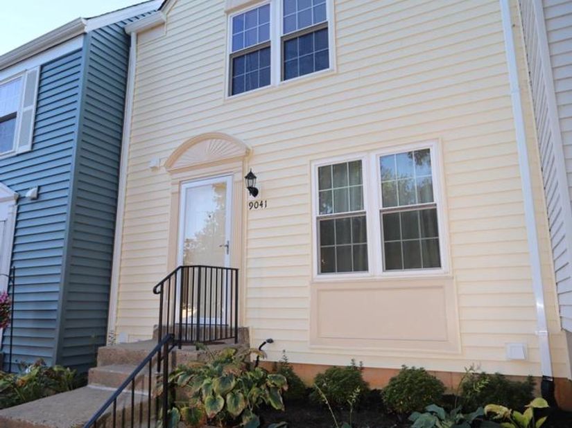 9041 White Rose Lane, Fairfax VA 22031