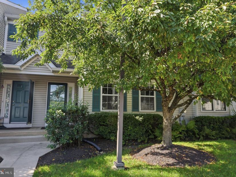 114 Yorkshire Way, Hatboro PA 19040