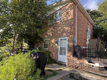 523 Foster Street