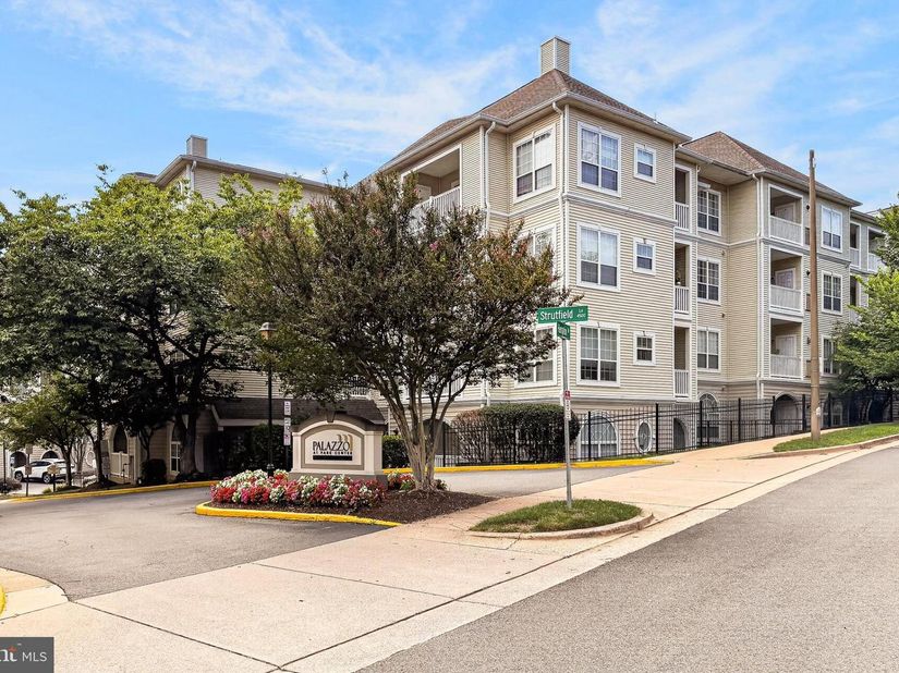 4560 Strutfield Lane 1107, Alexandria VA 22311