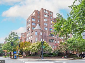 3 Washington Circle NW