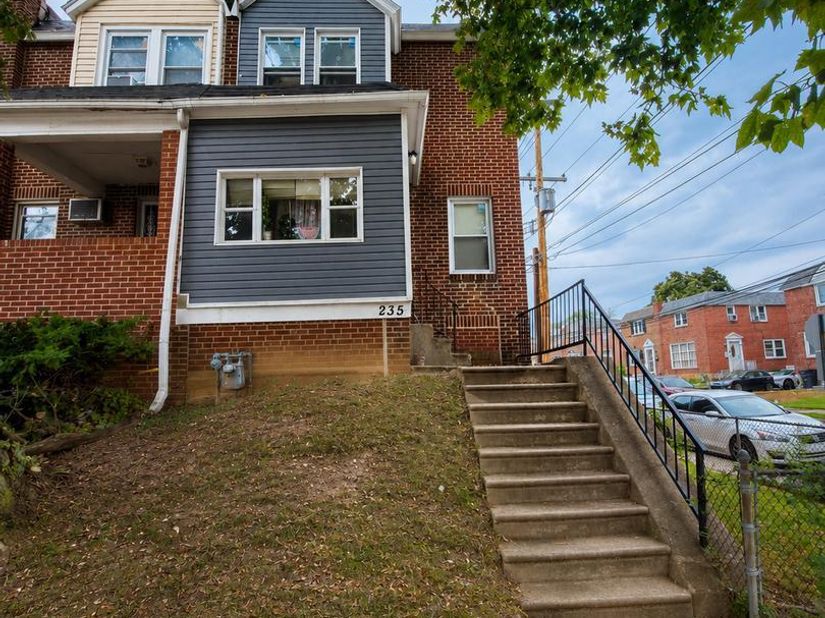 235 Laurel Road, Sharon Hill PA 19079
