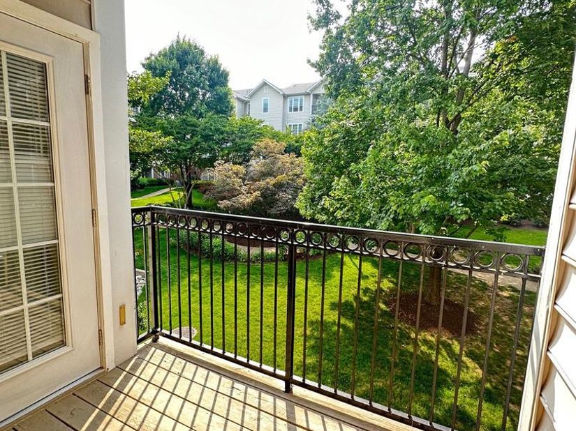 1580 Spring Gate Drive 4216, Mclean VA 22102