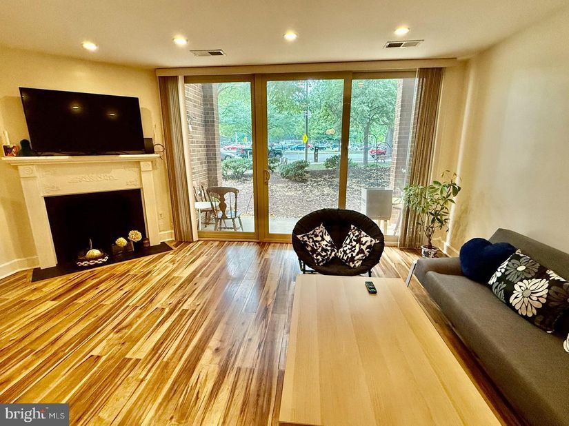1605 S Hayes Street 1, Arlington VA 22202