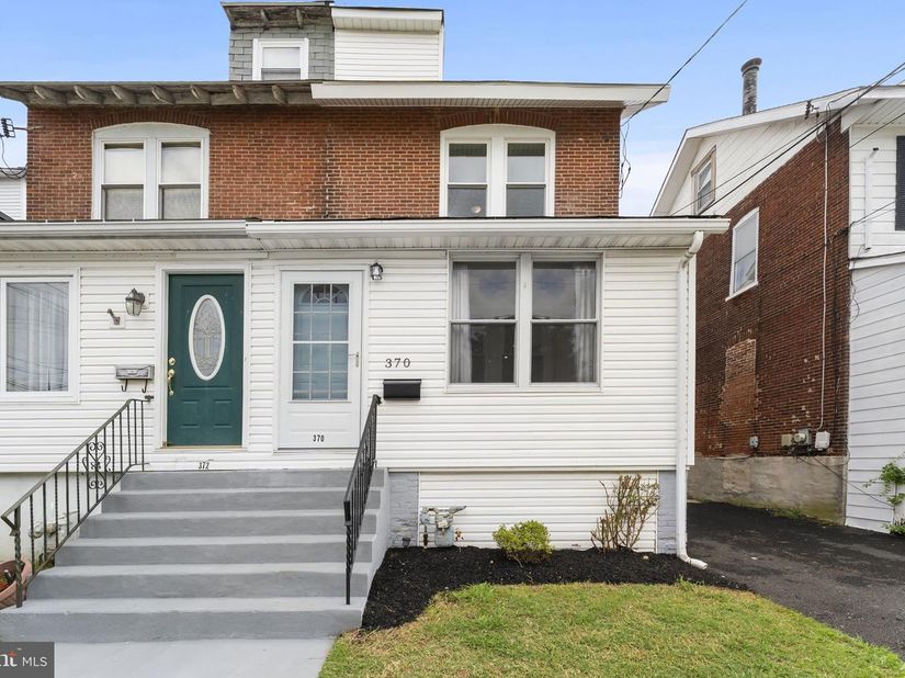 370 Amosland Road, Holmes PA 19043