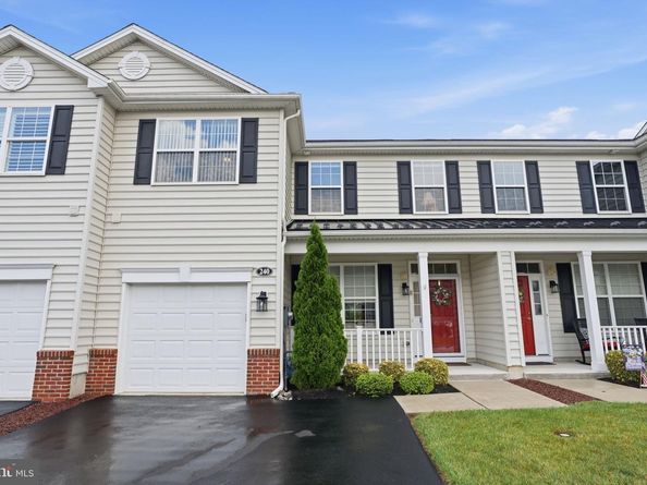 240 E Mission Lane Lane E 240, Levittown PA 19054