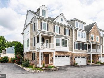 7 Grey Court