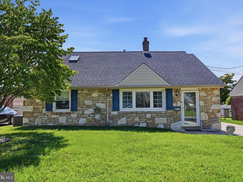 8017 Lenola Street, Philadelphia PA 19136
