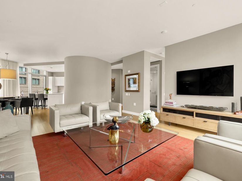 1177 22nd Street NW 3K, Washington DC 20037