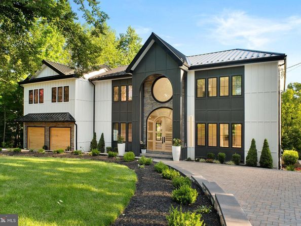 9402 Meadowbrook Avenue, Philadelphia PA 19118